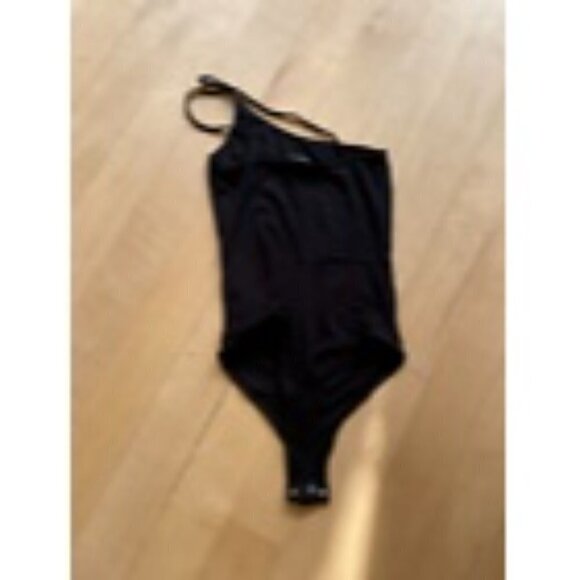 Lulu's BNWOT womens "Show me your attitude" black bodysuit one-shoulder - Picture 5 of 7